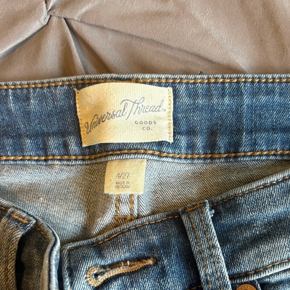 Universal Thread Distressed Blue Jean Shorts - Picture 2 of 8